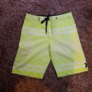 7S6.  Hurley swim trunks (mens)